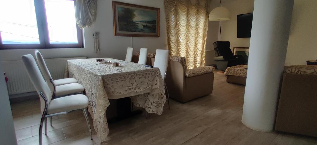 Vila Deal Săcele Eksteriør billede
